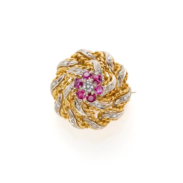 Spilla in oro con diamanti e rubini  - Asta Argenti, orologi e gioielli - Faraone Casa d'Aste