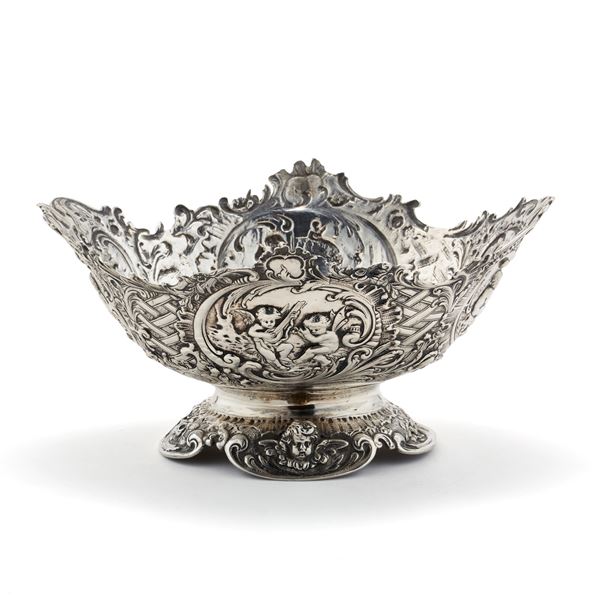 Silver centrepiece  - Auction Argenti, orologi e gioielli - Faraone Casa d'Aste