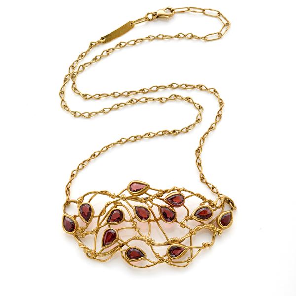 Gold necklace with garnets  - Auction Argenti, orologi e gioielli - Faraone Casa d'Aste