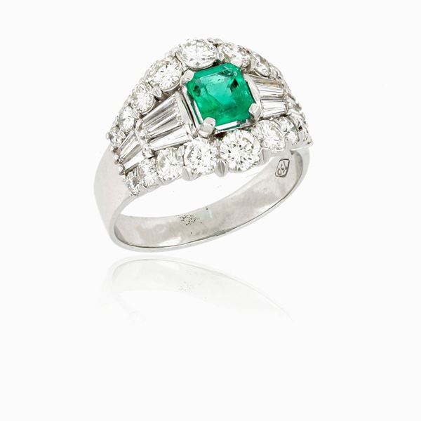 Anello oro bianco con smeraldo ottagonale