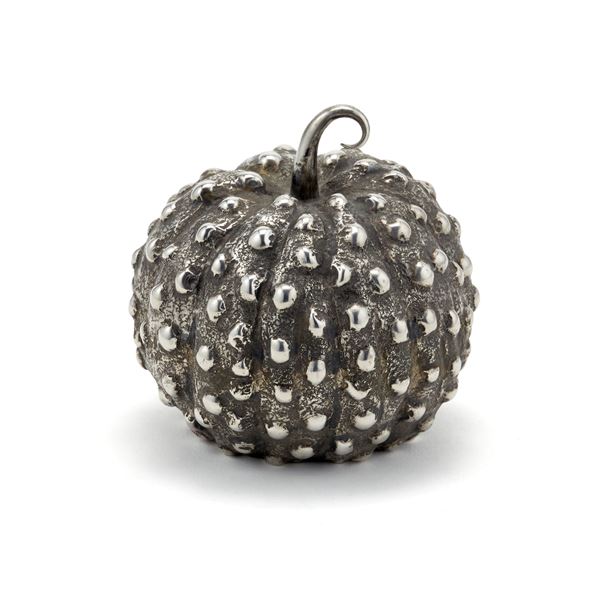 Mario Buccellati : Piccola zucca in argento con etichetta Mario Buccellati SRL  - Asta Argenti, orologi e gioielli - Faraone Casa d'Aste