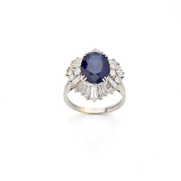 Platinum ring with sapphire and diamonds  - Auction Argenti, orologi e gioielli - Faraone Casa d'Aste