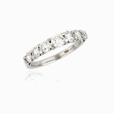 Anello in Oro Bianco e Diamanti.