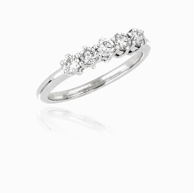 Anello in Oro Bianco e Diamanti.